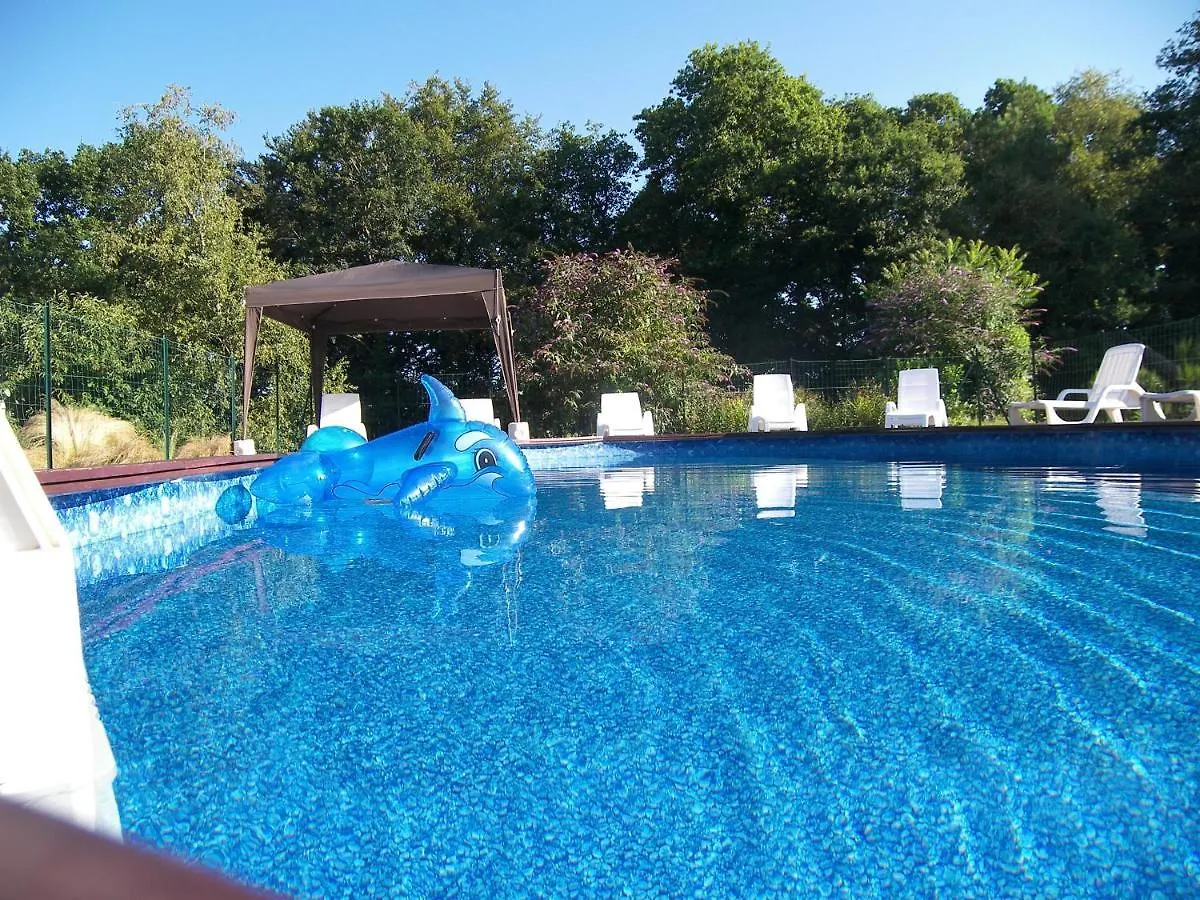 Bonne Chere, Family Friendly Cottage With Pool Lps Malguenac