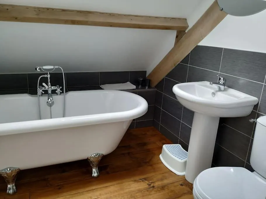 Holiday home Bonne Chere, Family Friendly Cottage With Pool Lps Malguenac France