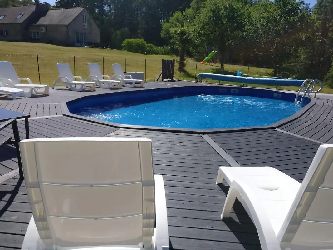 Bonne Chere, Family Friendly Cottage With Pool Lps Malguenac Holiday home